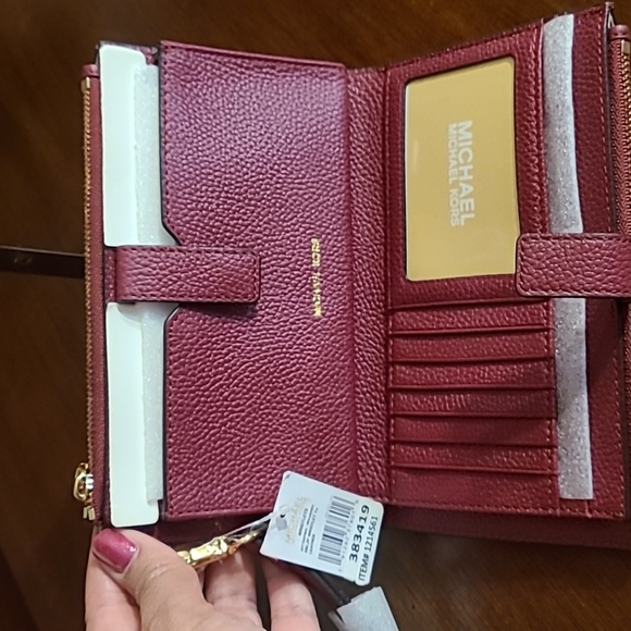 Michael Kors Double Zip Wristlet Wallet ❤️NEW ❤️ retails $198 - Picture 6 of 9
